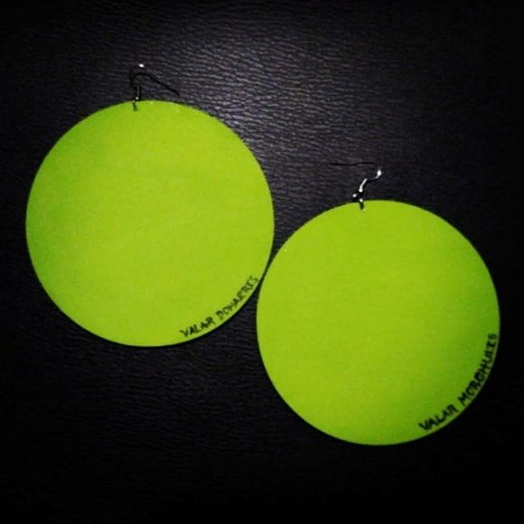 "Arya & Needle" Earrings - Picture 6 of 8